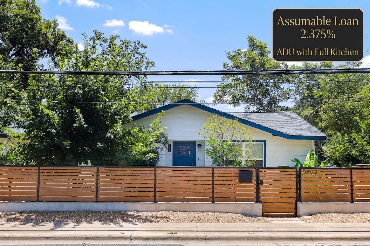 5203 Ledesma, Austin, TX 78721 — photo 1