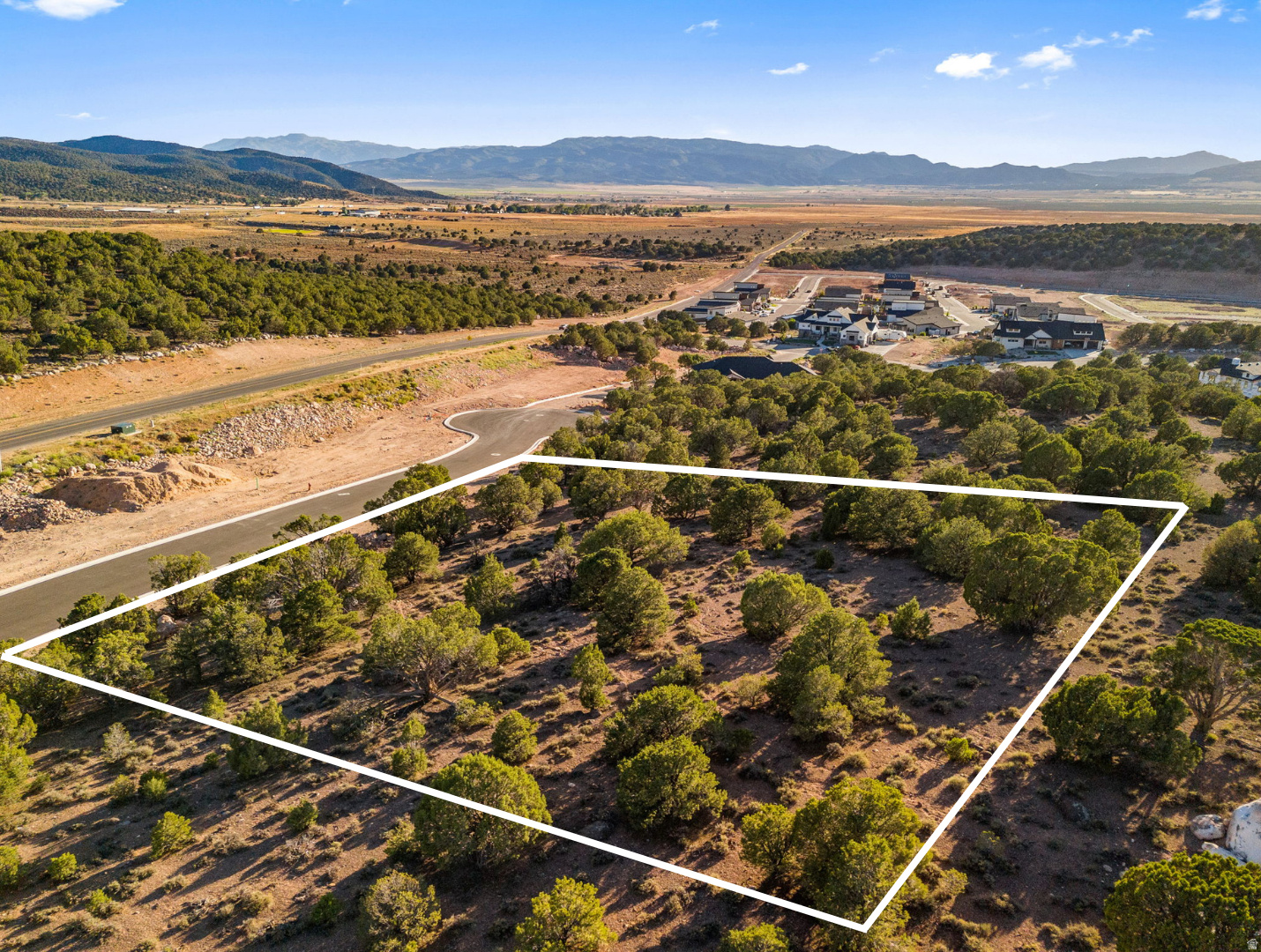 3212 W MOON CREST DR, Cedar City, UT 84720 — photo 1