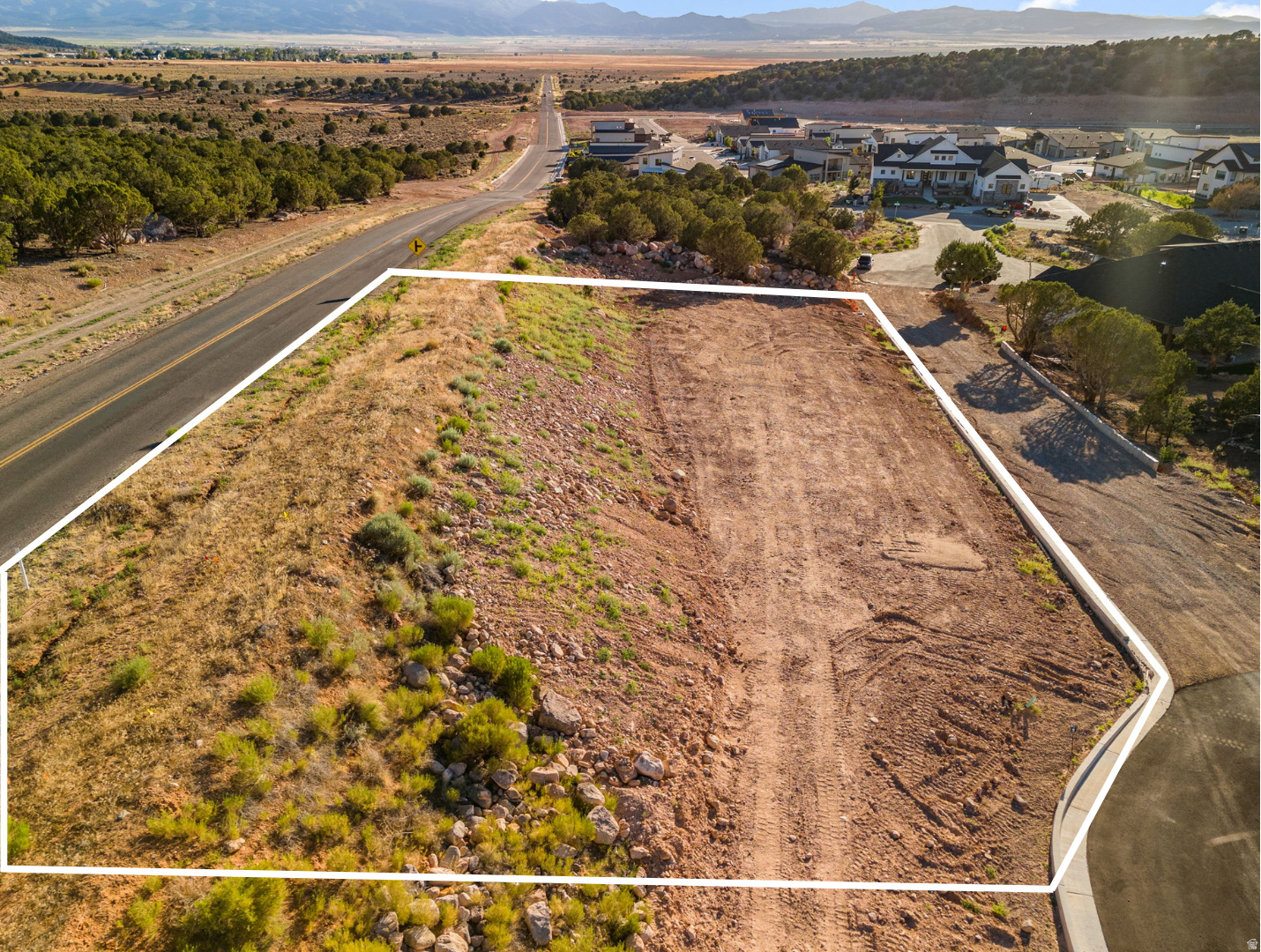 3237 W MOON CREST DR, Cedar City, UT 84720 — photo 1