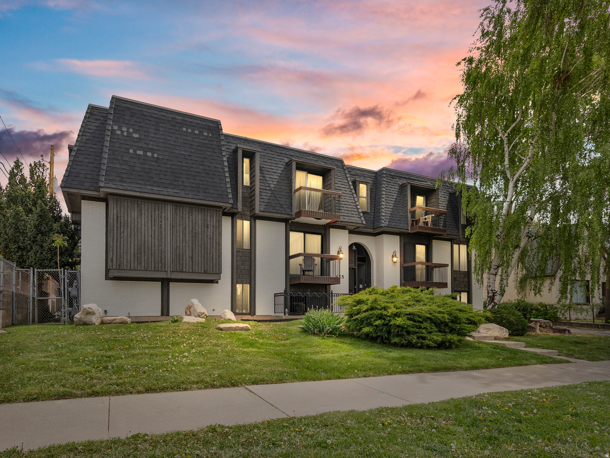 425 S 900 E, Salt Lake City, UT 84102 — photo 1