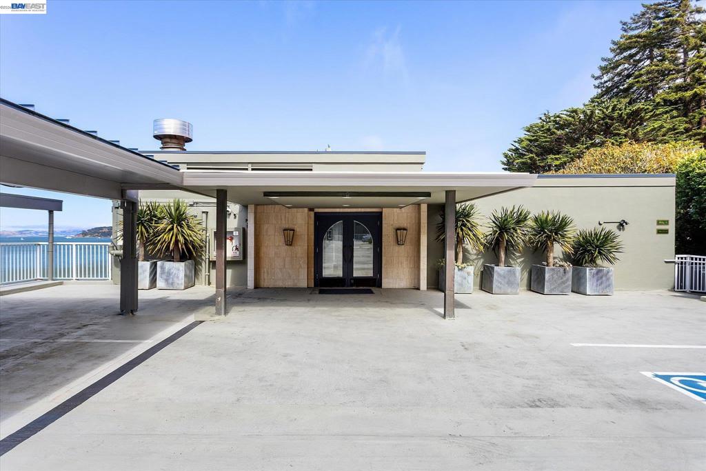 100 south 208, Sausalito, CA 94965-2565 — photo 1