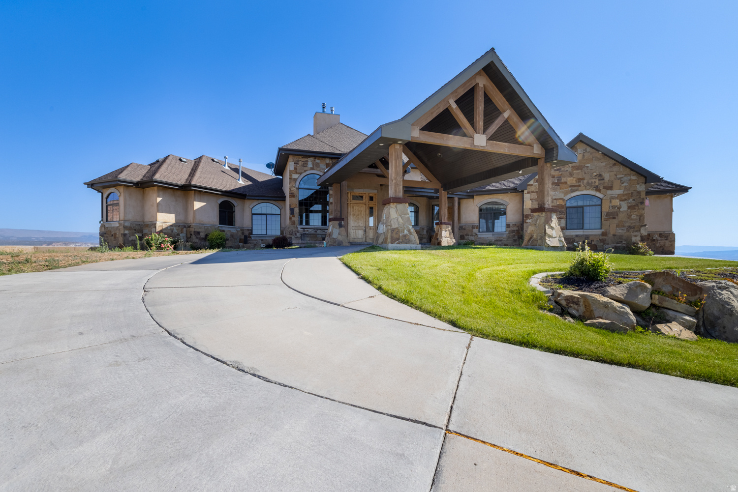 2849 W 1800 S, Vernal, UT 84078 — photo 1