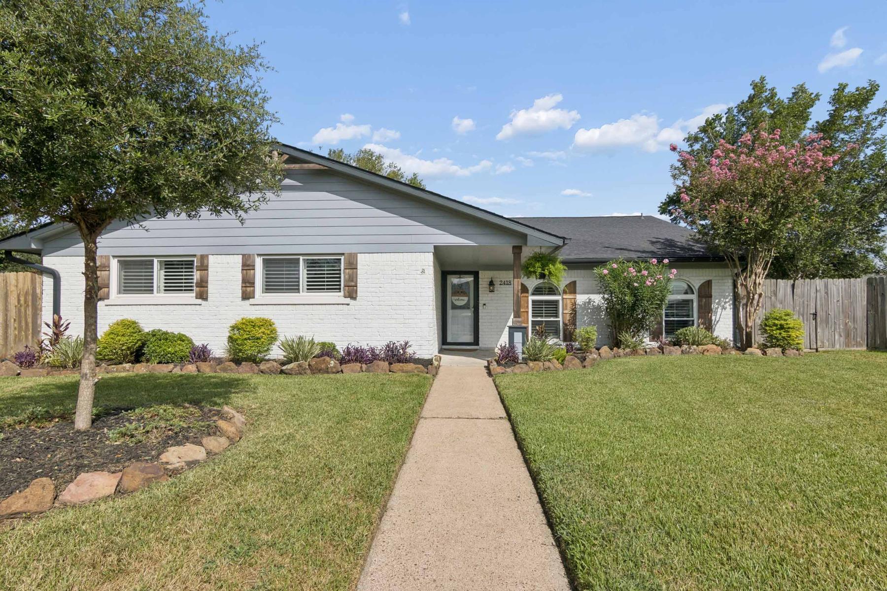 2418 Lufkin, Deer Park, TX 77536 — photo 1