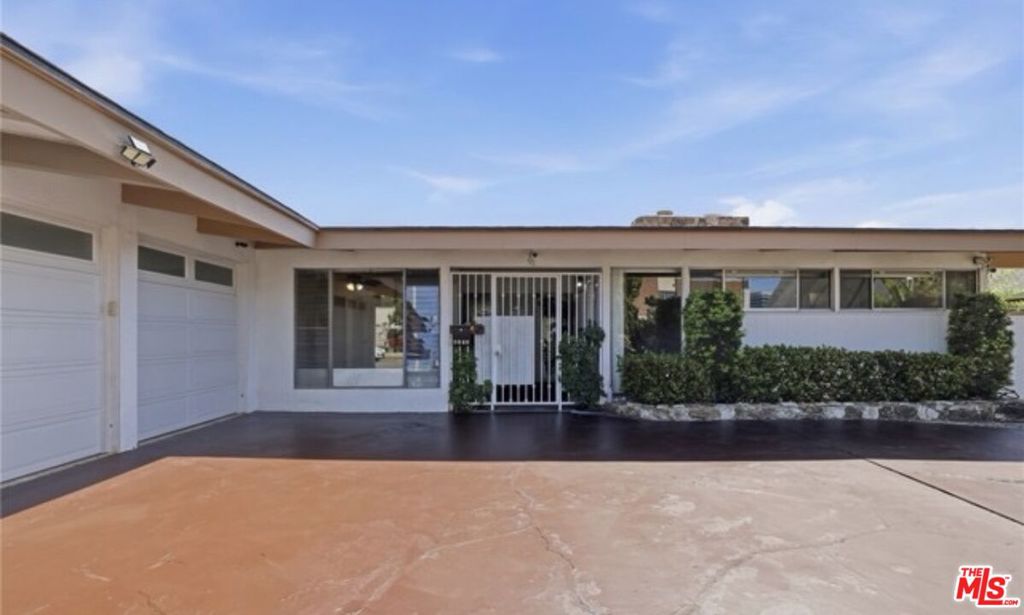6732 Wooster Avenue, Los Angeles, CA 90056 — photo 1
