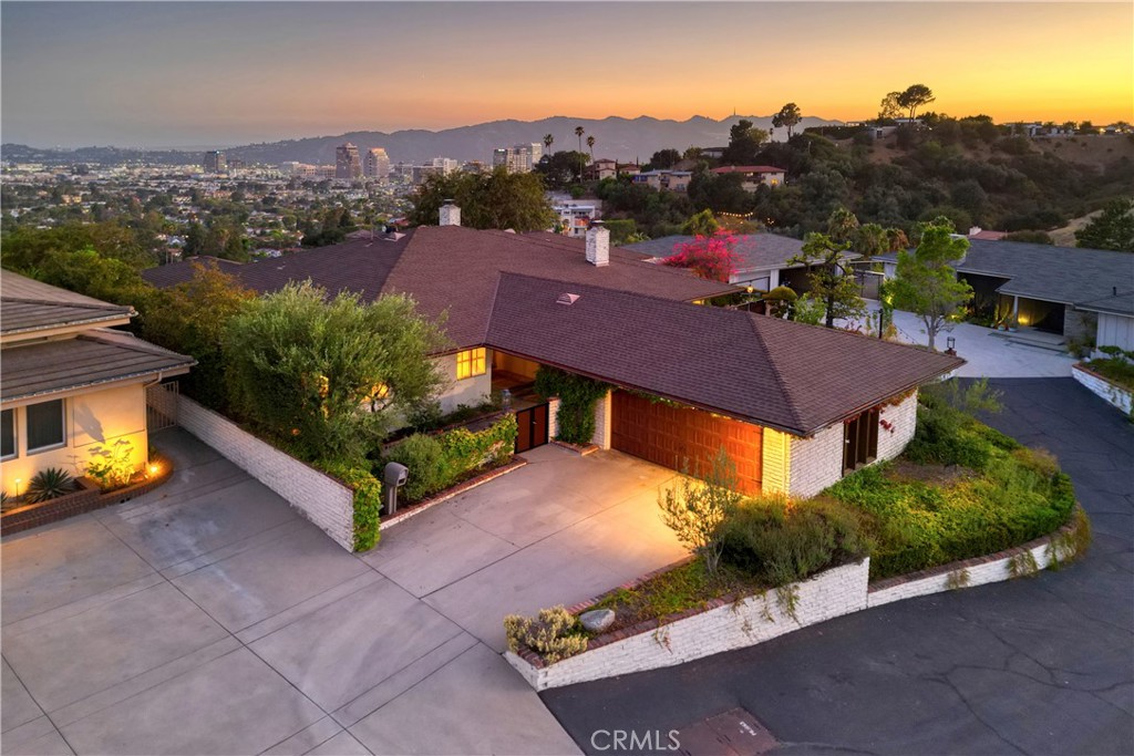 1625 Oakengate Drive, Glendale, CA 91207 — photo 1