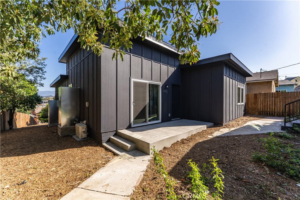 2530 Ganahl, Los Angeles, CA 90033 — photo 1