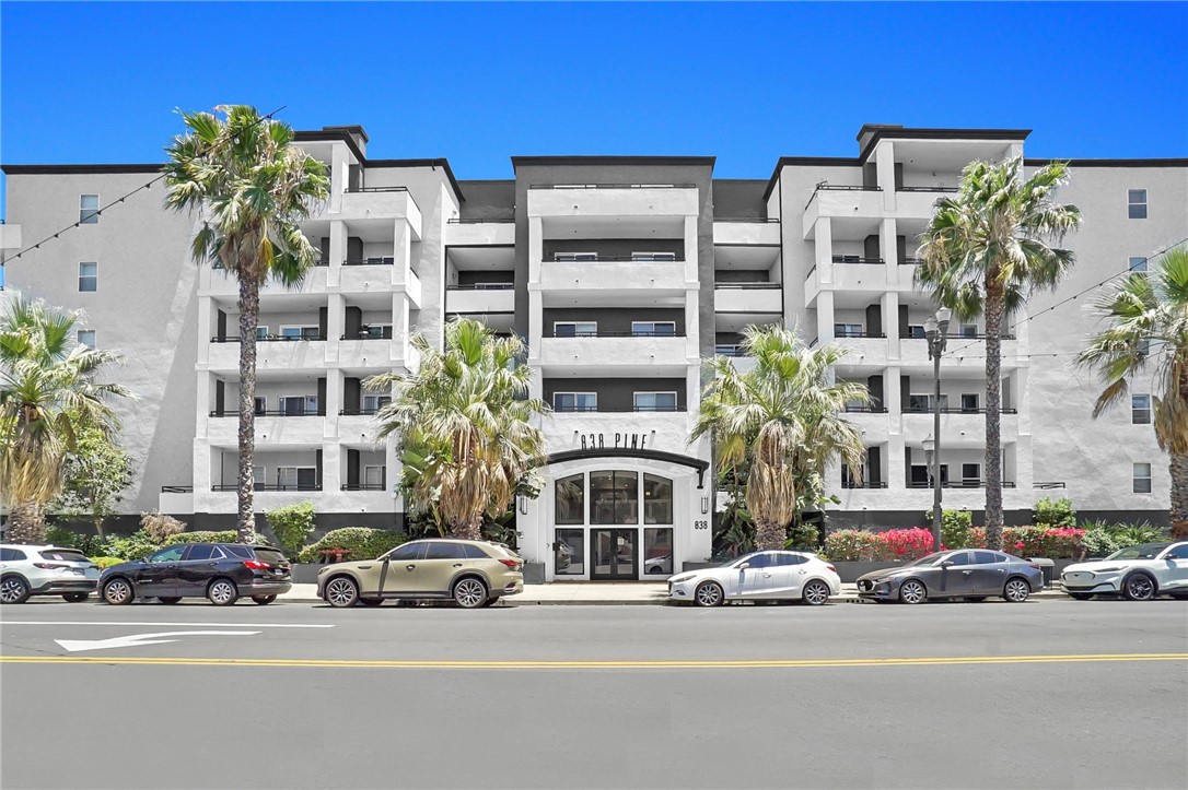 838 Pine Avenue 408, Long Beach, CA 90813 — photo 1