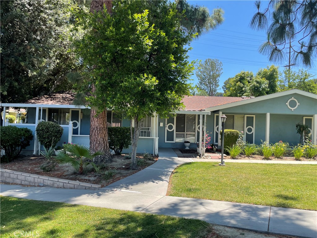 19114 AVE OF THE OAKS B, Newhall, CA 91321 — photo 1