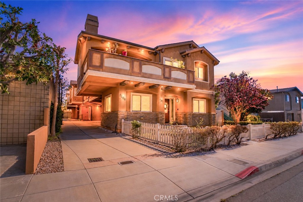 2106 Mathews C, Redondo Beach, CA 90278 — photo 1
