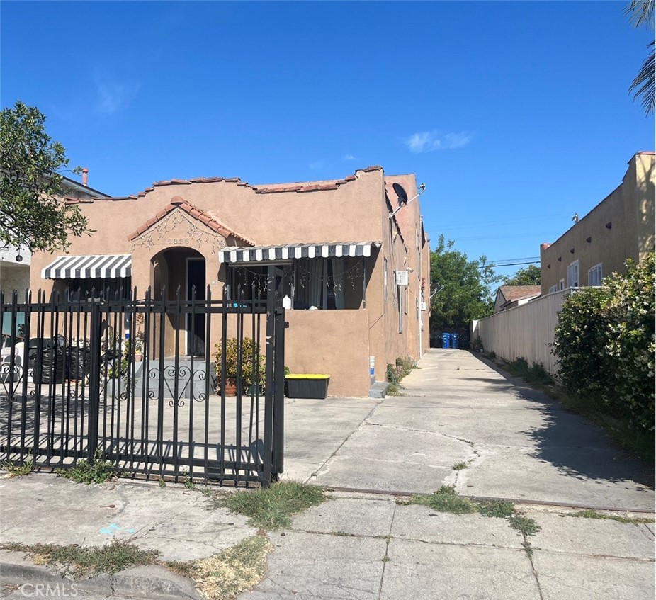 2026 S Ridgeley, Los Angeles, CA 90016 — photo 1