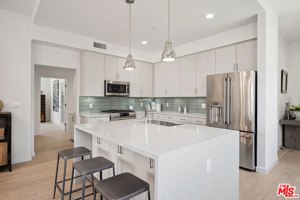 1746 Garfield Place 203, Los Angeles, CA 90028 — photo 1