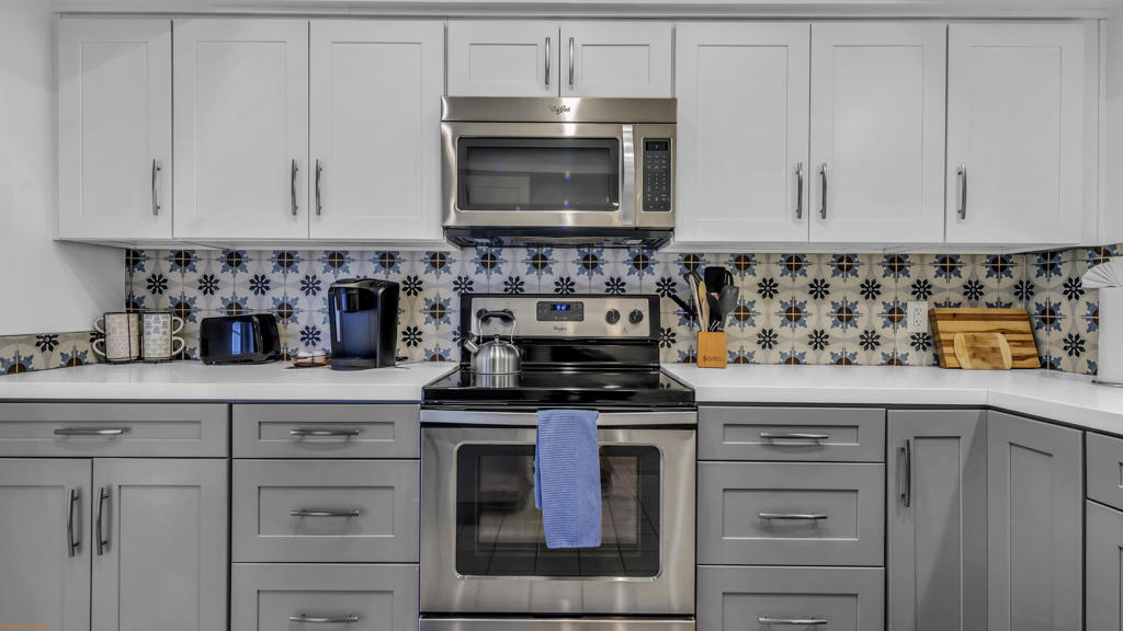 230 Desert Falls Drive E, Palm Desert, CA 92211 — photo 1