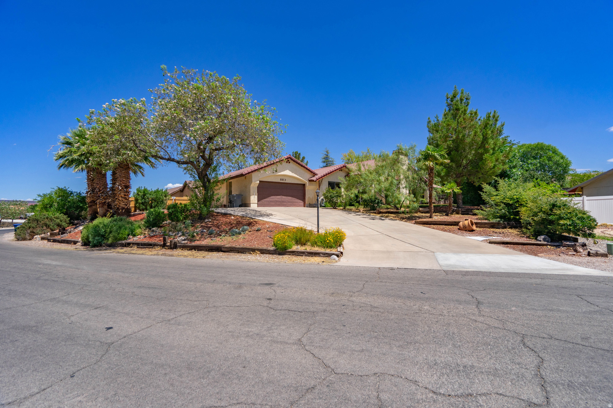 883 E MCKINLEY WAY, St. George, UT 84790 — photo 1