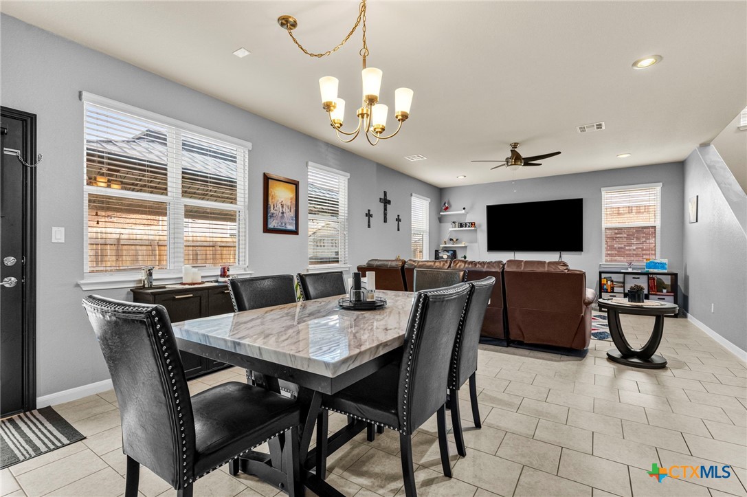 673 sheridan park, New Braunfels, TX 78130 — photo 1