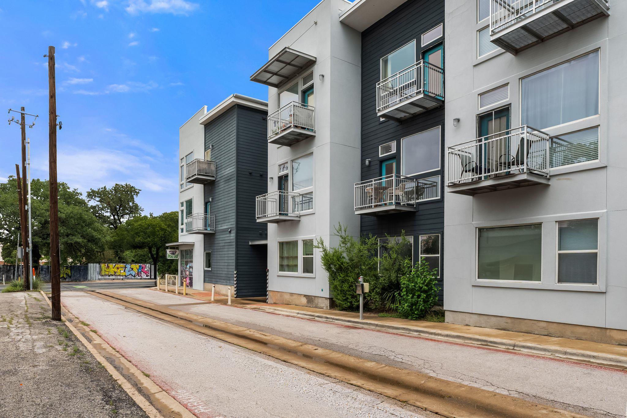 2931 12th, Austin, TX 78702 — photo 1