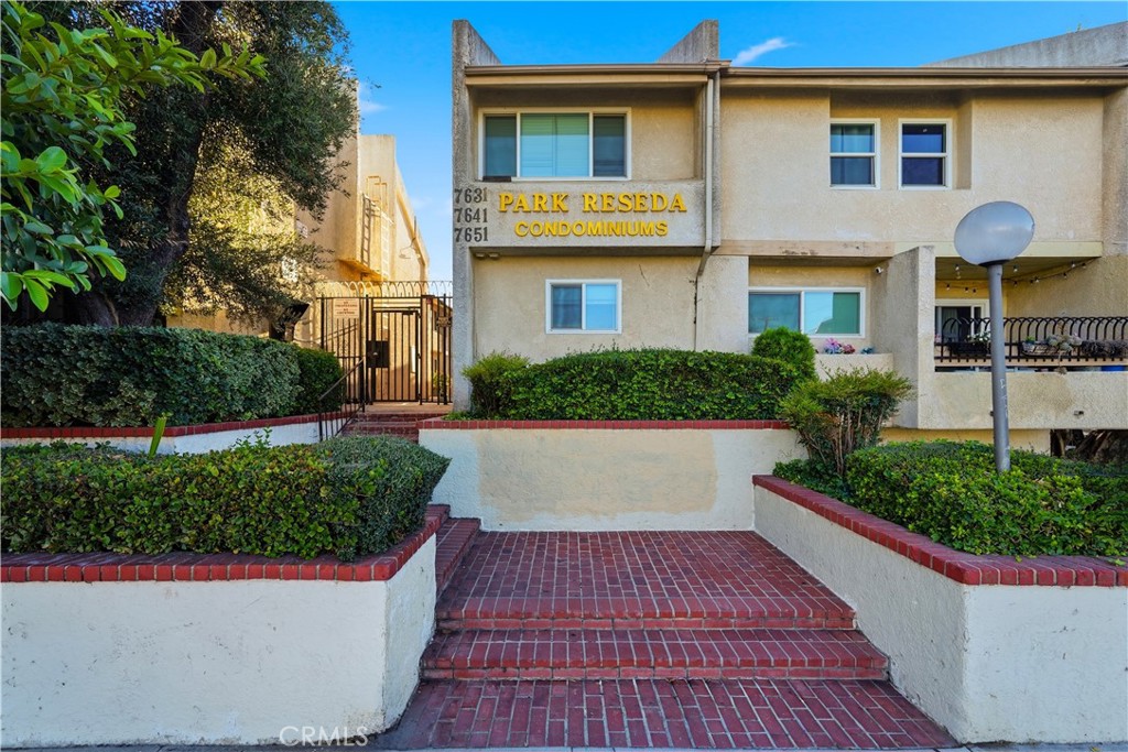 7651 Reseda 13-T, Los Angeles, CA 91335 — photo 1