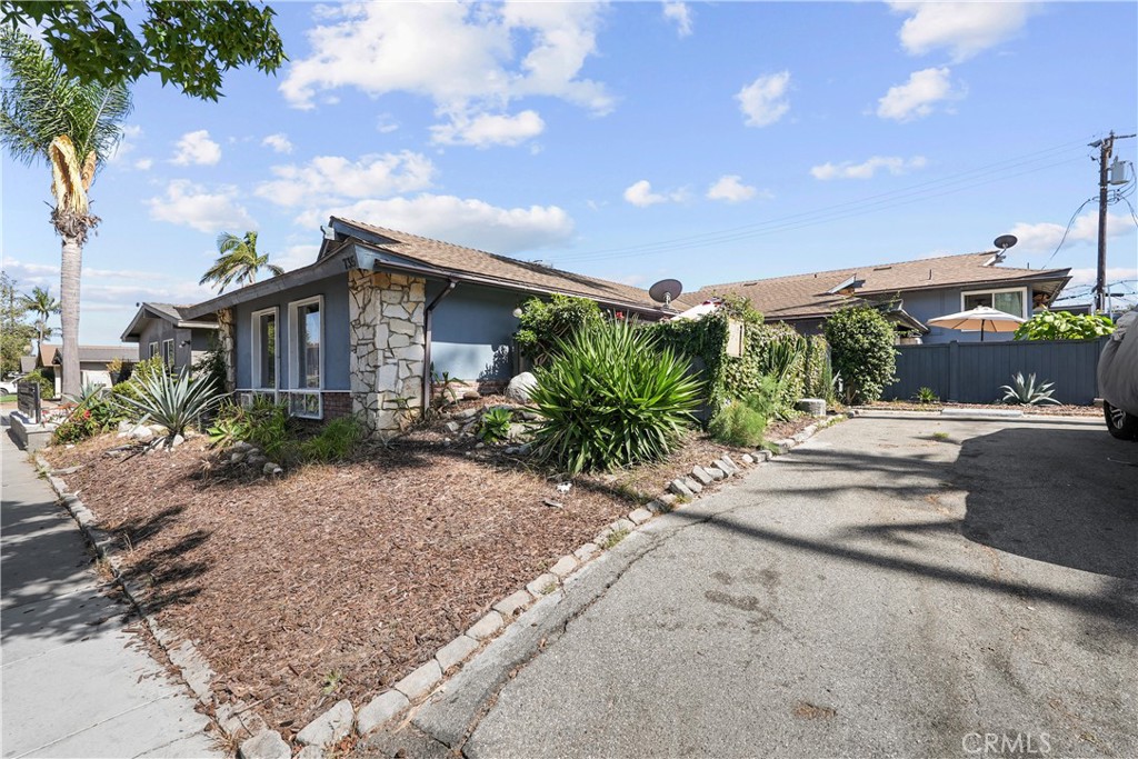 735 W 18th, Costa Mesa, CA 92627 — photo 1