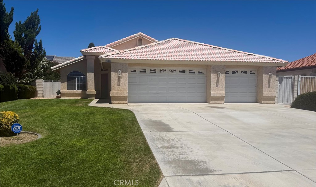 17980 Lakeview, Victorville, CA 92395 — photo 1