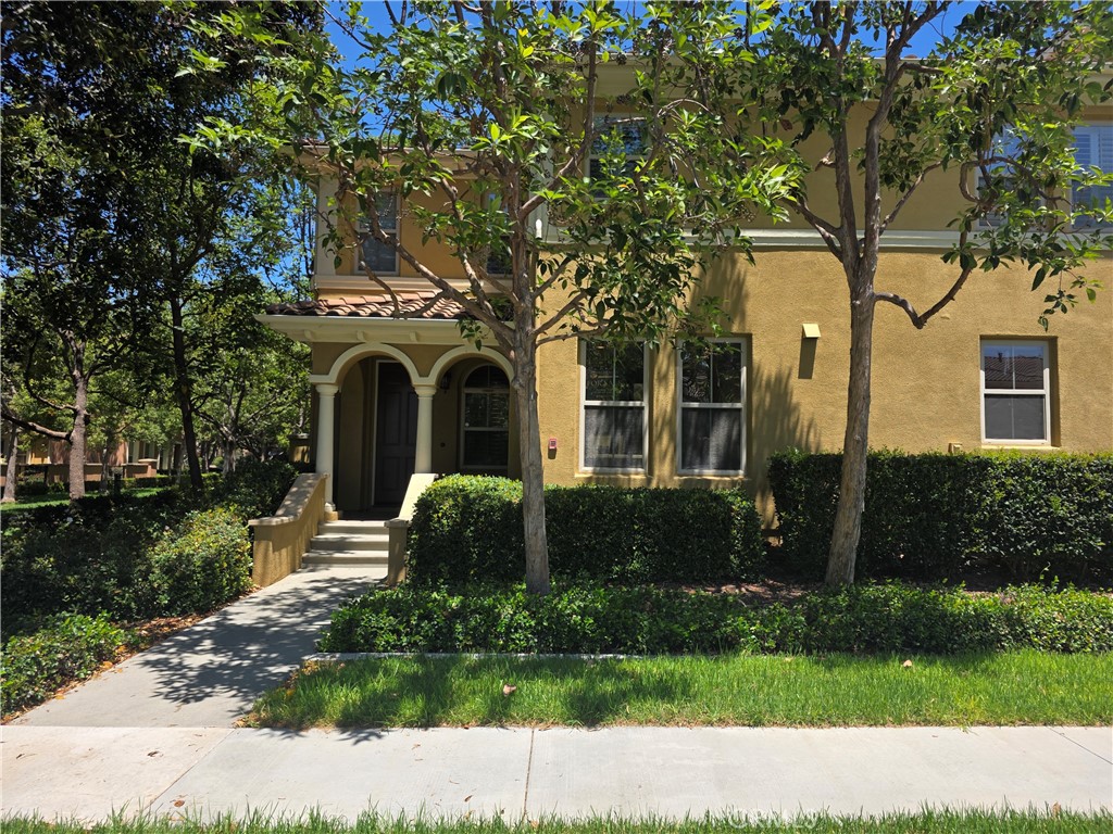 129 Chantilly, Irvine, CA 92620 — photo 1