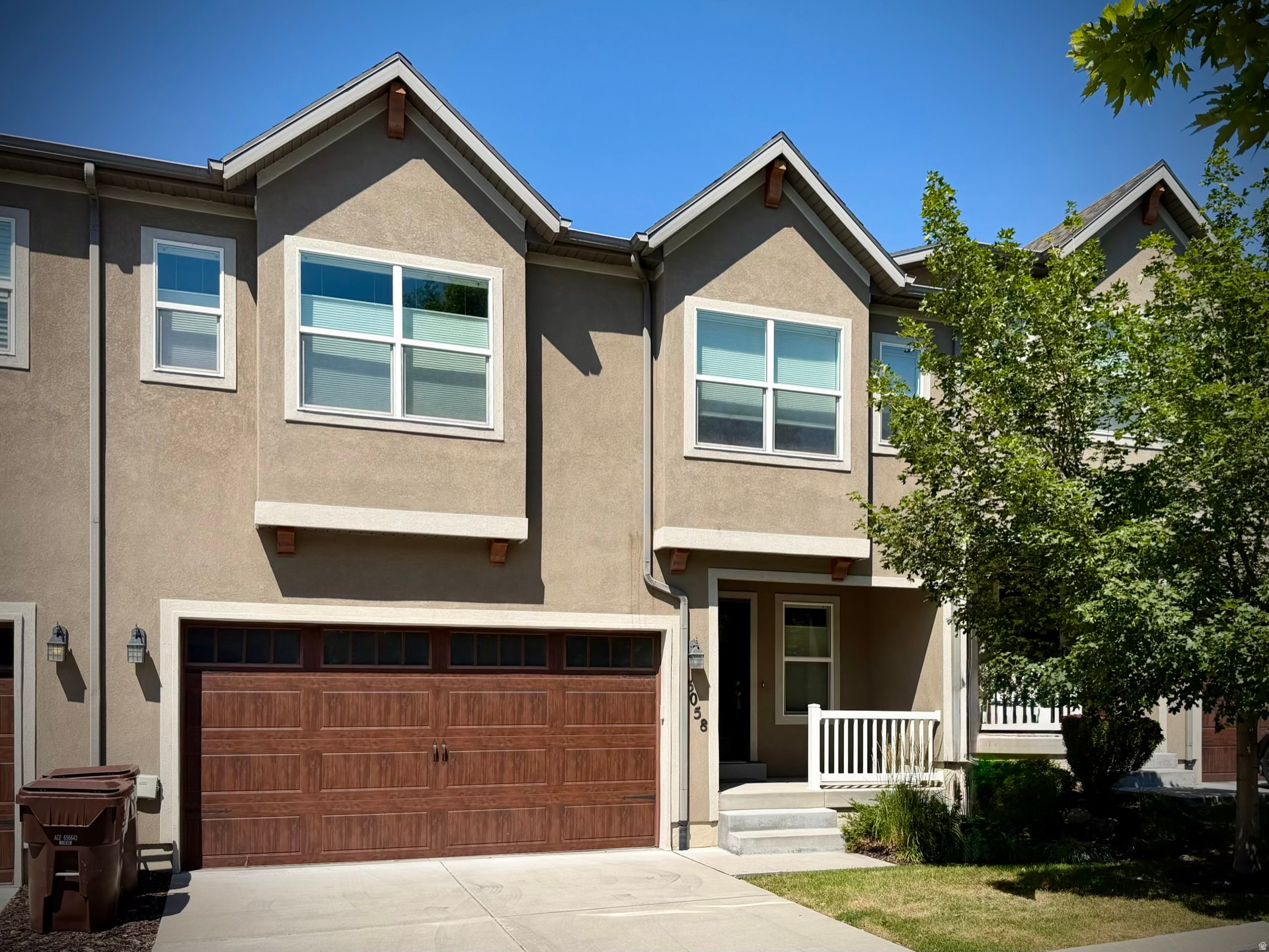 5058 S MORAY CT, Holladay, UT 84117 — photo 1