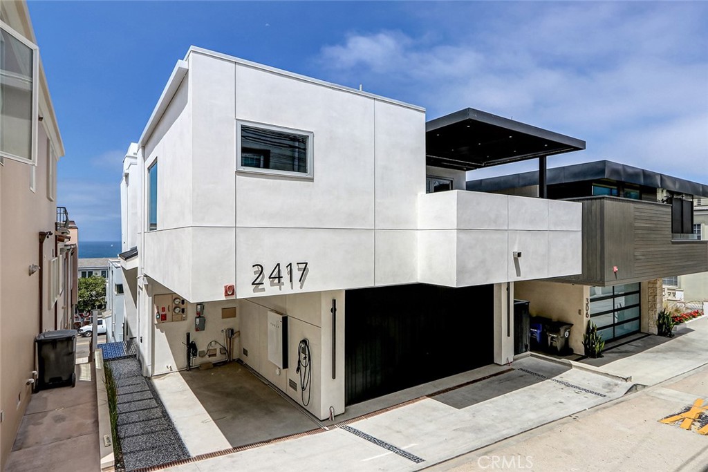 2417 Crest, Manhattan Beach, CA 90266 — photo 1