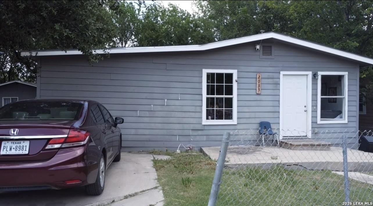2035 LYONS ST, San Antonio, TX 78207 — photo 1