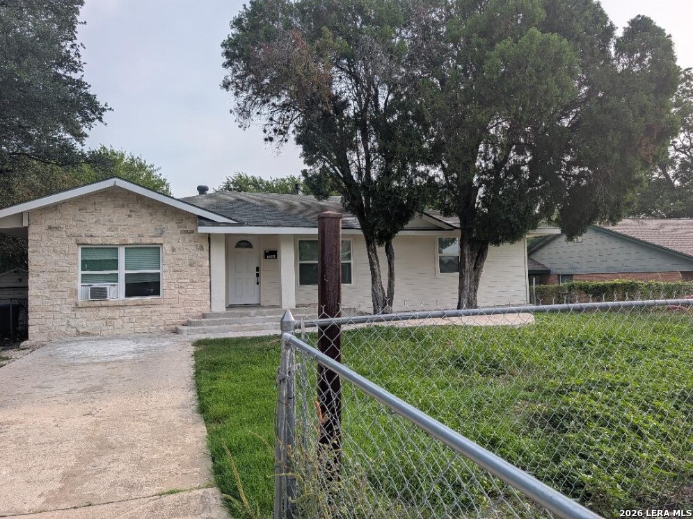 111 MORNINGVIEW DR, San Antonio, TX 78220 — photo 1