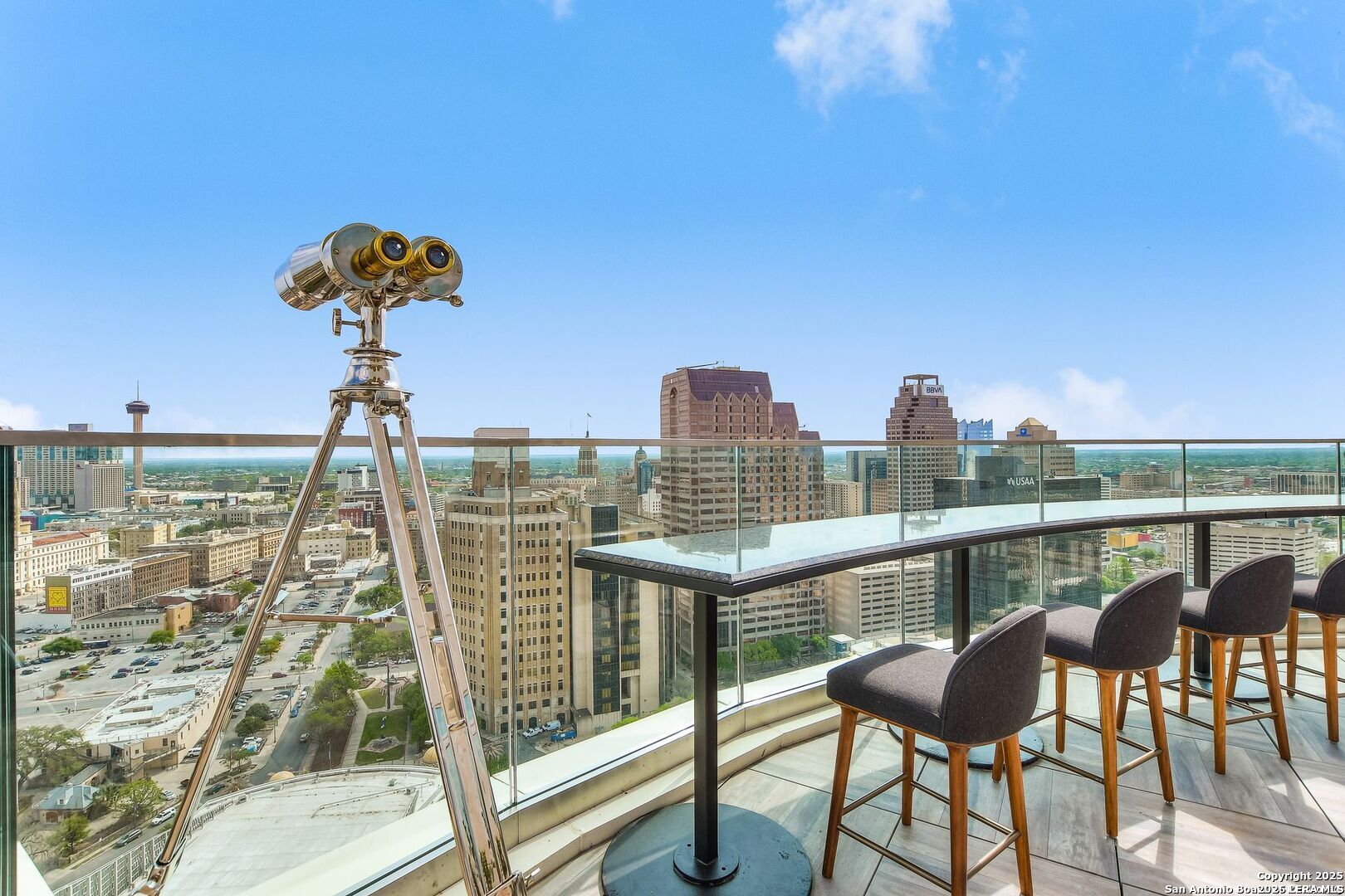 123 Lexington, San Antonio, TX 78205 — photo 1