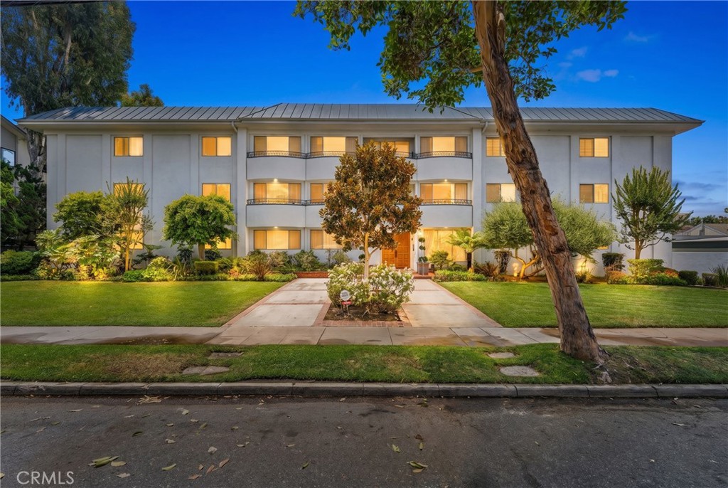 972 E California 207, Pasadena, CA 91106 — photo 1