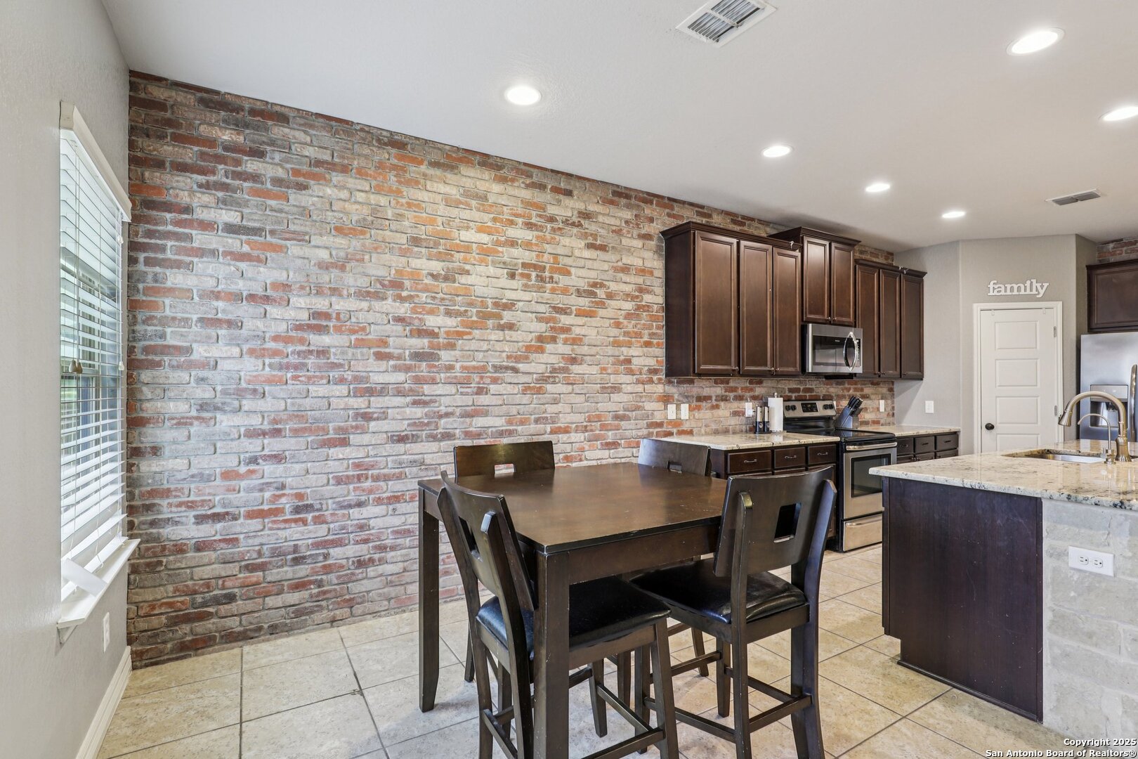 724 Morgan, Cibolo, TX 78108 — photo 1