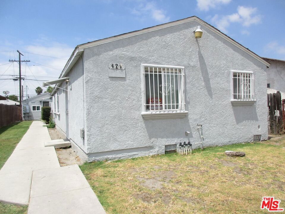 427 E 98th Street, Los Angeles, CA 90003 — photo 1