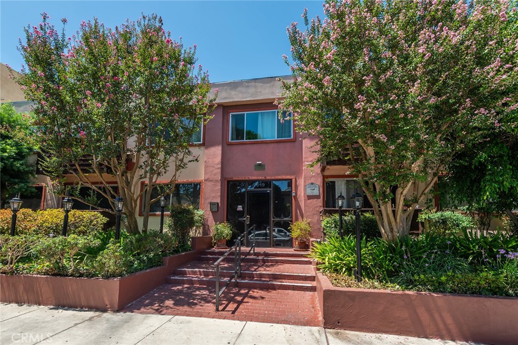 5349 Newcastle 20, Encino, CA 91316 — photo 1