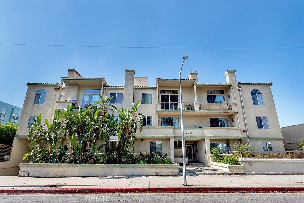 16940 Chatsworth 206, Granada Hills, CA 91344 — photo 1