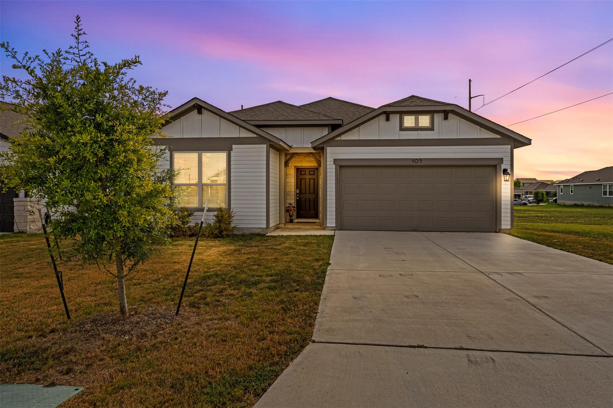 105 Kellys Heroes Way, Jarrell, TX 76537 — photo 1
