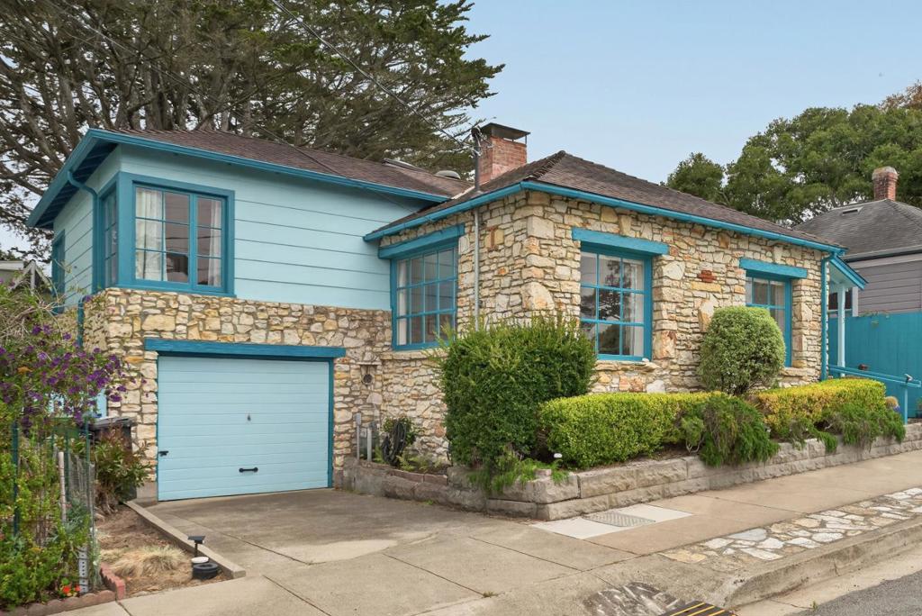 315 Cypress Avenue, Pacific Grove, CA 93950 — photo 1