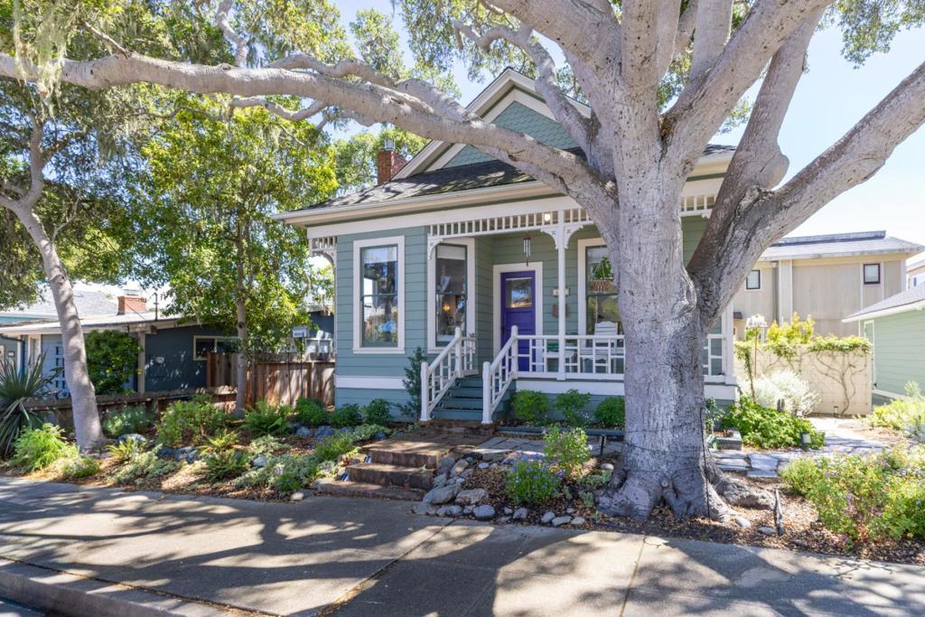 215 Lobos Avenue, Pacific Grove, CA 93950 — photo 1