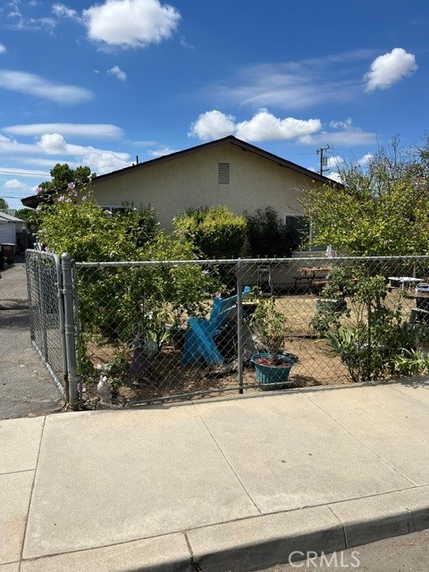 2819 Monterey, Bakersfield, CA 93306 — photo 1