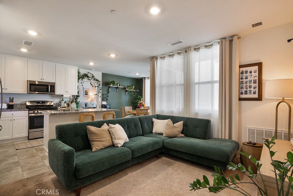 1000 N Tangent Privado 202, Ontario, CA 91764 — photo 1