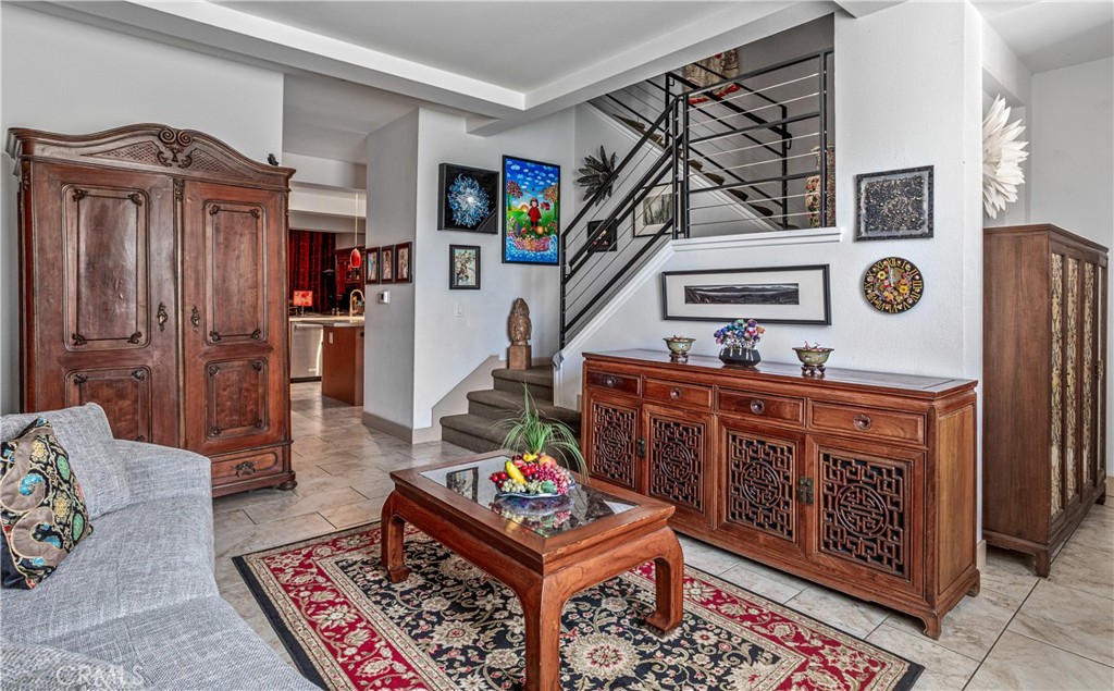 201 E Angeleno 105, Burbank, CA 91502 — photo 1