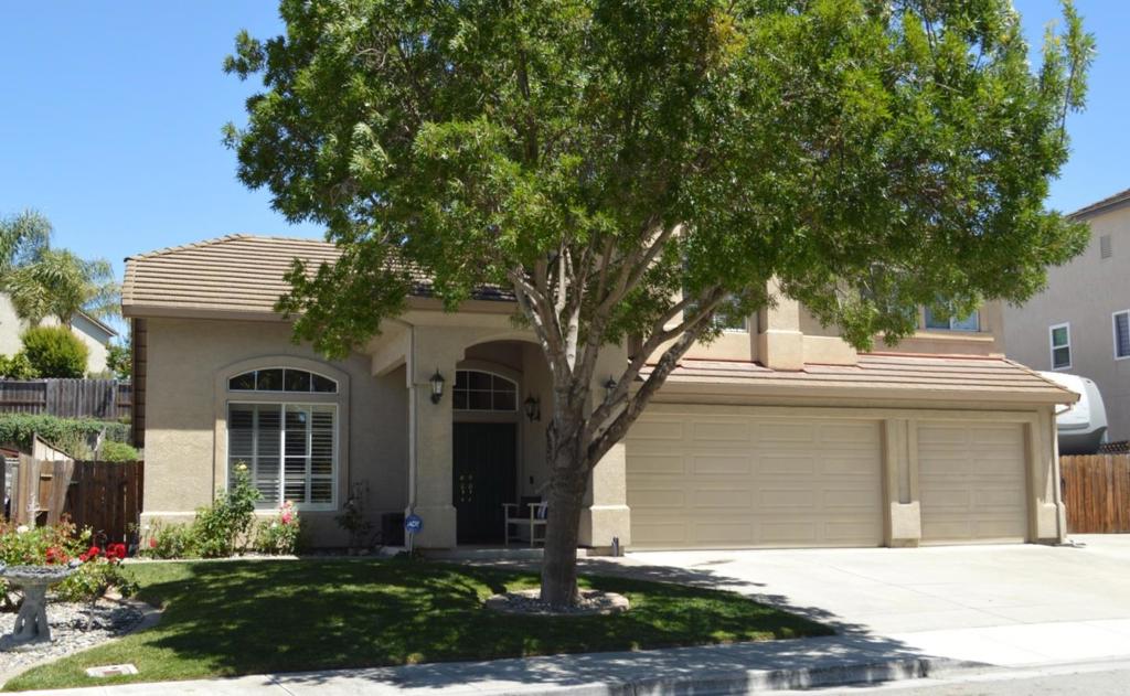 1121 Cypress Street, Hollister, CA 95023 — photo 1
