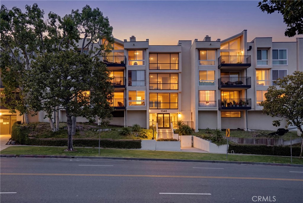 1340 S Beverly Glen Boulevard 211, Los Angeles, CA 90024 — photo 1