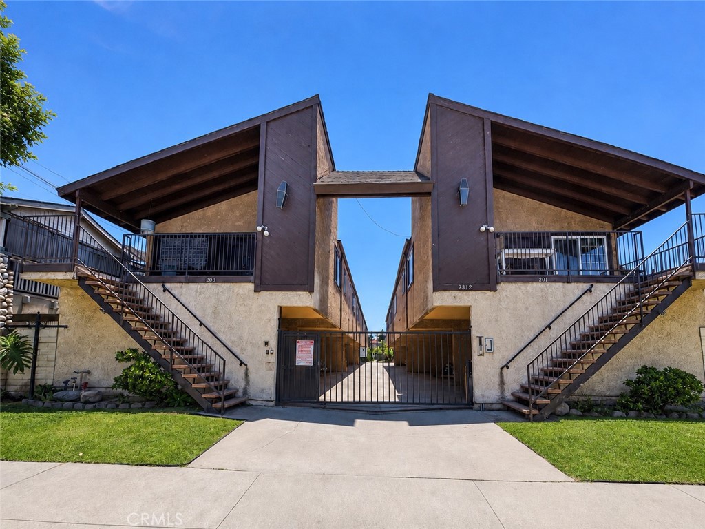 9312 Palm Street 205, Bellflower, CA 90706 — photo 1