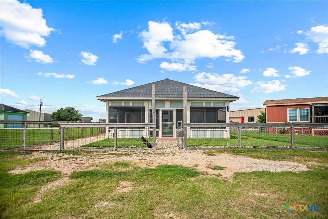 258 Alamo Beach Avenue, Port Lavaca, TX 77979 — photo 1