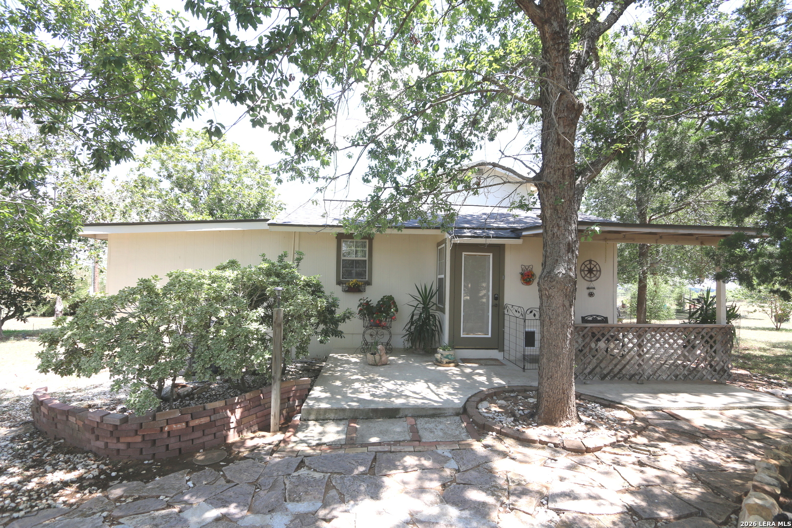 1657 County Road 124, Floresville, TX 78114 — photo 1