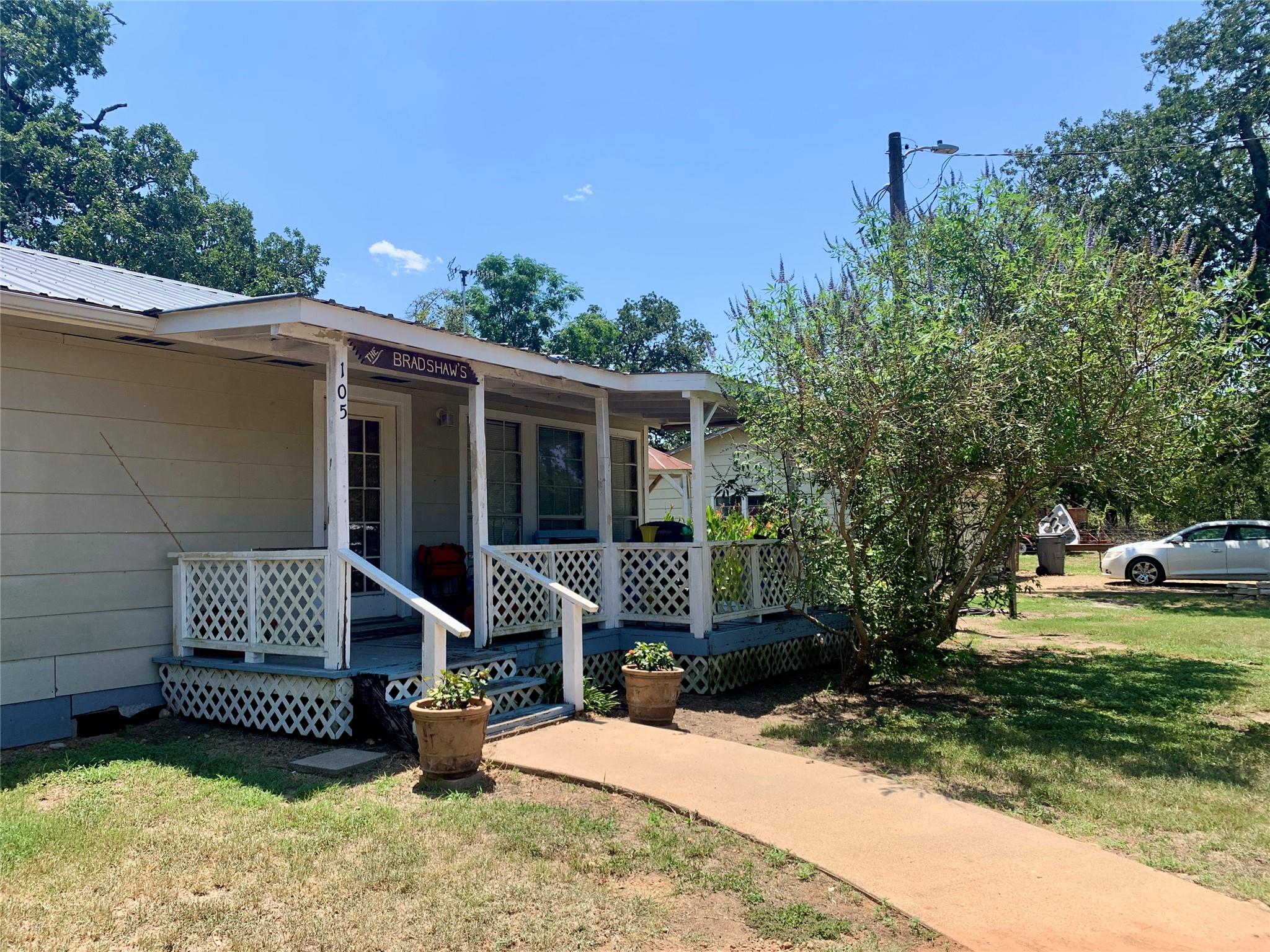 105 Tom Tom None, Smithville, TX 78957 — photo 1