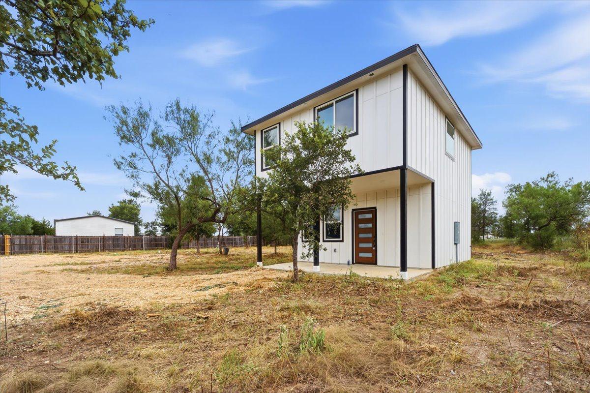 140  Lobo Ln, Cedar Creek, TX 78612 — photo 1