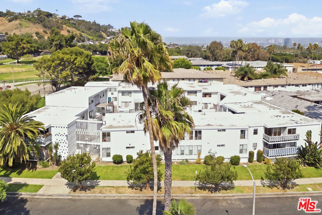 4065 Ursula Avenue 6, Los Angeles, CA 90008 — photo 1
