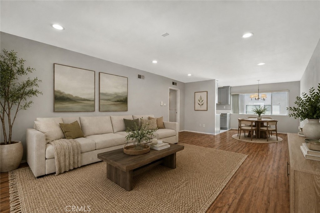 12801 Moorpark Street 303, Studio City, CA 91604 — photo 1