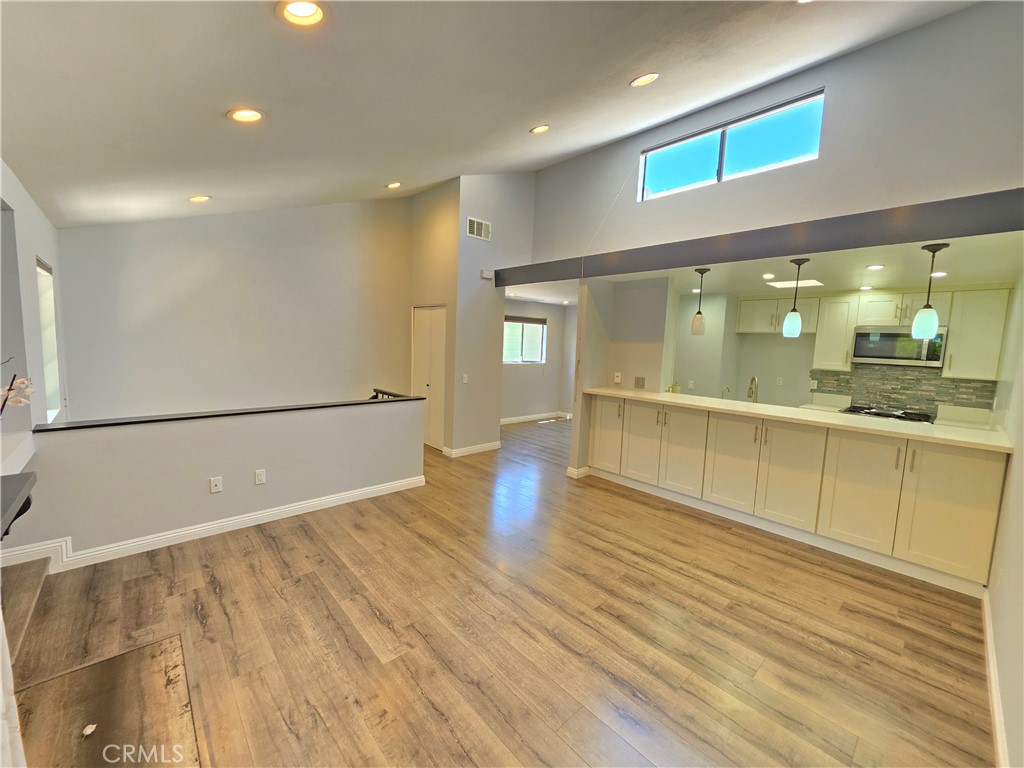 11107 Arminta Street 22, Sun Valley, CA 91352 — photo 1