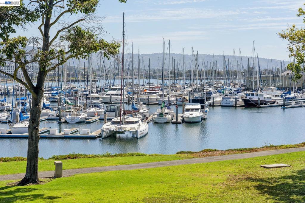 48 Invincible Ct F19, Alameda, CA 94501 — photo 1